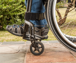  Paraplegico torna a camminare dopo quattro anni: la svolta mondiale della stimolazione elettrica
