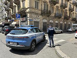 Botte e coltellate in corso Giulio Cesare, rintracciati i coinvolti: 14 persone nei guai