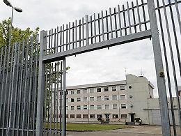 Passeggiata in collina: un viaggio tra le mura del carcere e la libertà