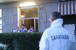 Grugliasco, morta in ospedale la donna accoltellata dal marito