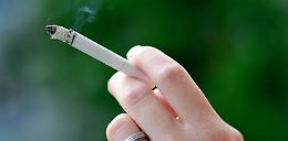 Francia, al bando il fumo dove ci sono bambini: “Il tabacco deve scomparire”