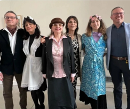 ‘In anticipo’ accende il palco delle Rosine tra equivoci e libertà

