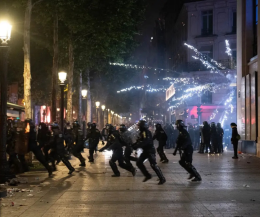 Francia in fiamme dopo la vittoria del PSG: un 17enne ucciso, 599 arresti e caos nelle città