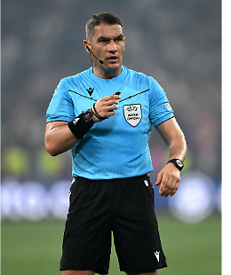 Champions League, Macron in campo con gli arbitri: il marchio italiano confermato sponsor tecnico UEFA