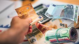 Bankitalia: meno banconote stampate, ma esplode il fenomeno dei falsi