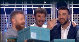 Affari Tuoi, Andrea dal Piemonte rinuncia a 300mila euro ma chiude con 60mila: “Scelgo da futuro papà”