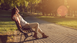 Luce naturale e benessere: come il sole mattutino regola il nostro orologio biologico