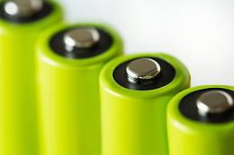 Altro che IPhone: gli scienziati hanno creato una batteria che dura 5.700 anni 
