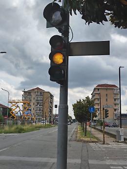 Leini: il contasecondi al semaforo di via Torino rivoluziona la sicurezza stradale