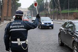 Scherzo o trucco? Assolto un uomo accusato di aver alterato la targa dell’auto