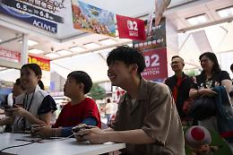 Nintendo Switch 2 debutta in Giappone: la rivoluzione arriva con schermo più grande e potenza potenziata