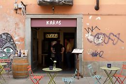 I suoni, sorsi e cose buone di 'Karas' a Torino: il nuovo bar armeno dove vino, cultura e musica si incontrano