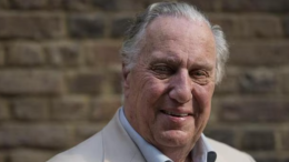 Addio allo scrittore  Frederick Forsyth, autore del bestseller "Il giorno dello sciacallo"
