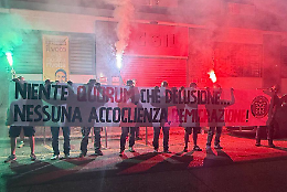 "Niente quorum, che delusione... ". A Torino Casapound "sbeffeggia" il referendum-flop 