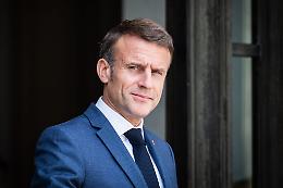 Macron annuncia misure restrittive su social e armi bianche per i minori dopo l’omicidio a Nogent