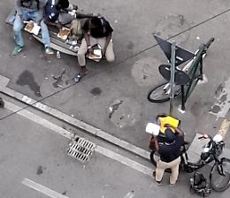 Nella “piazzetta dello spaccio” spunta anche il rider dei pusher