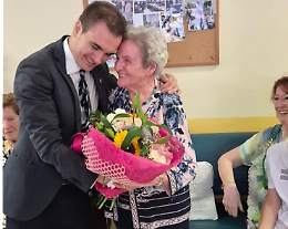 Nonna Vilma festeggia 105 anni: una vita tra ricordi e abbracci al centro anziani "Il Ponte" di Torino