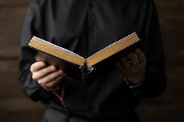 Bibbia o Corano: quale dei due ha venduto di più?