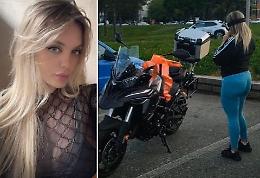 Mamma morta in moto, indagato per omicidio il conducente in doppia fila