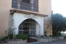 Rissa e incendio nel reparto femminile del carcere torinese: un'agente ferita