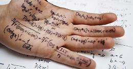 Maturità 2025: 1 su 5 pensa di copiare, i bigliettini battono l’Intelligenza Artificiale