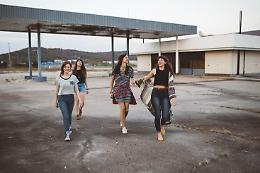 Torino, al via PinkRoad: l’app gratuita per camminare in sicurezza pensata dalle donne per le donne