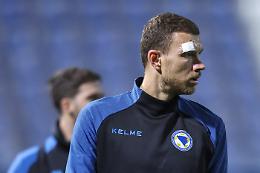 Colpo Dzeko: torna in Serie A e veste viola, la Fiorentina fa festa