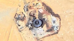 Misterioso oggetto circolare nel deserto: per i fan degli Ufo è un’astronave, per gli esperti è cemento armato
