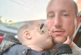 Luca, morto a 32 anni «Viveva per suo figlio. Non si sarebbe mai ucciso. Vogliamo la verità»