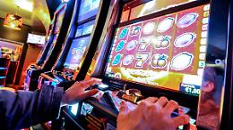 Bruciati 2 miliardi ai videopoker. Schiavi del gioco: +40% in 3 anni