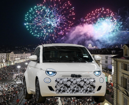 Torino, la festa con Fiat e Mirafiori (chiusa) che spera
