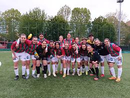 Il calcio femminile parla Esperanto: un torneo per unire le nazioni sotto la stessa bandiera