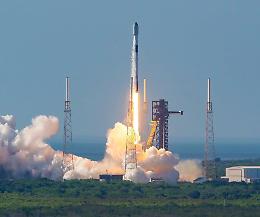 Cielo in fiamme sopra il Texas: esplode un razzo SpaceX durante un test