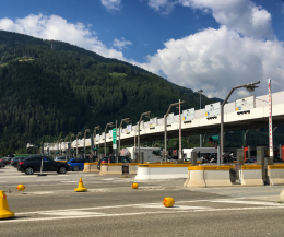 Previsioni traffico 20-22 giugno: code attese su strade e autostrade verso le località turistiche