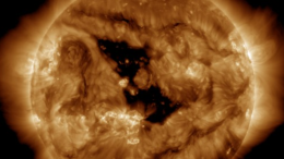 Un buco nel Sole punta verso la Terra: allerta per tempesta geomagnetica il 25 giugno