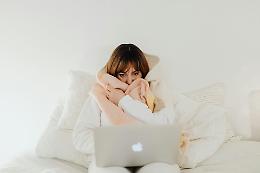 La verità sulle coperte rinfrescanti: come funzionano davvero (e perché molte non servono a nulla)