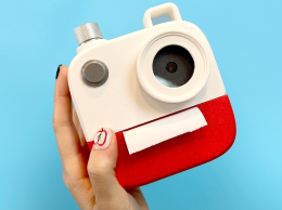 La fotocamera che non scatta foto, ma poesie: ecco come funziona