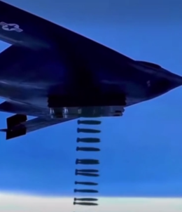  "È ora di trasformare l’Iran in un parcheggio": Trump pubblica un video con una canzone parodica sul bombardamento dell’Iran