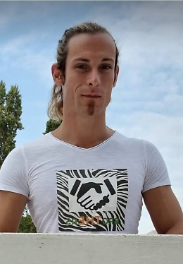 Matteo Formenti, 37 anni, residente a Chiari (Brescia), è stato trovato morto il 25 giugno in un bosco alle pendici del Monte Orfano