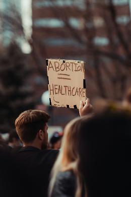 La Corte Suprema USA taglia i finanziamenti per l'aborto