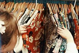 Moda lenta, scelte intelligenti: ecco perché dovremmo dire addio alla fast fashion