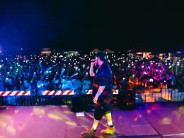Ensi torna a casa: il trionfo del rap ad Alpignano Live