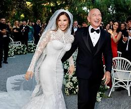 Nozze Jeff Bezos: festa finale a Venezia in maschera e pigiama, con Usher e Dj Cassidy