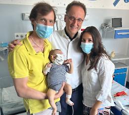 “Salvatela, vi do il mio fegato”: una mamma dona due volte la vita alla sua piccola di sei mesi