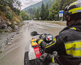 Un morto nell'esondazione a Bardonecchia, recuperato il corpo dell'uomo travolto dal fango