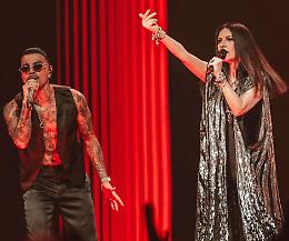 Laura Pausini e Rauw Alejandro: il duetto che ha conquistato Milano con "Se Fue"
