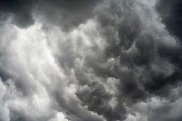 Spettacolo in Portogallo: un enorme "Roll Cloud" solca i cieli del Cabo da Roca