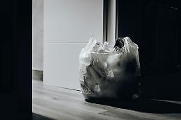 Buste di plastica: i divieti funzionano? Uno sguardo all'impatto globale