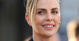 "Durante un'audizione, un regista in pigiama ha cercato di mettermi le mani addosso", la confessione shock di Charlize Theron