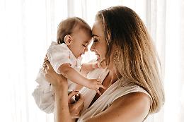 L'allattamento al seno porta dei benefici al bambino, meno probabilità di asma e di obesità